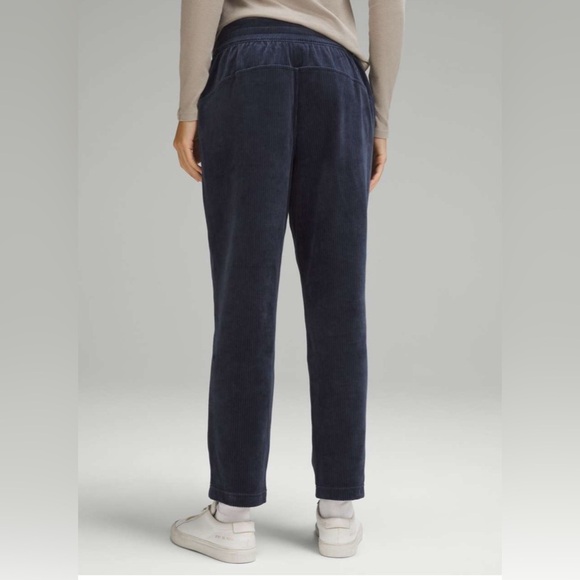 Lululemon Scuba Mid-Rise Wide-Leg Pant 7/8 Length *Velvet Cord True Navy Size 8 - Picture 2 of 12